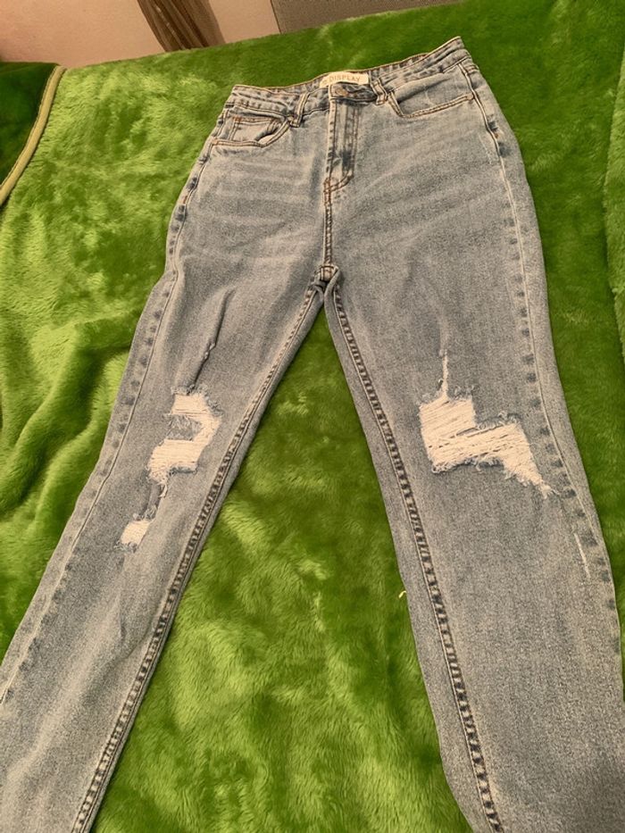 jean Mom - photo numéro 2