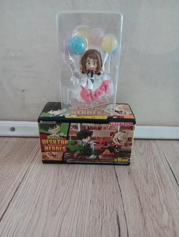 Figurine porte carte ochaco my hero academia mha