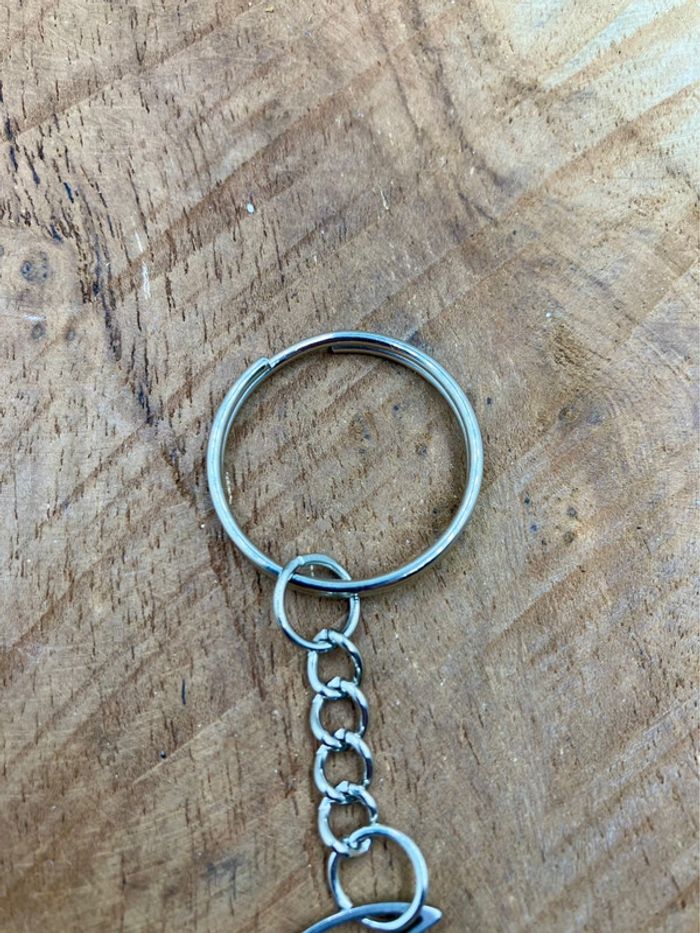 Porte-clé lune minimaliste argenté - photo numéro 3