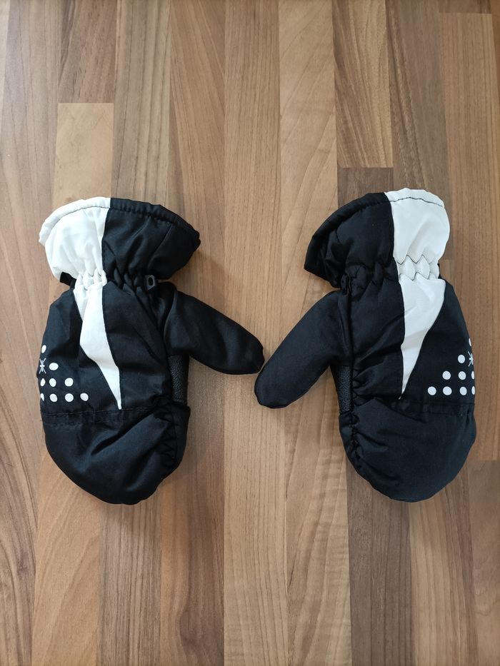 Gants mouffles ski noir et blanc flocon neige 8-10 ans