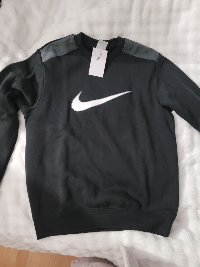 Pull nike neuf - photo numéro 2