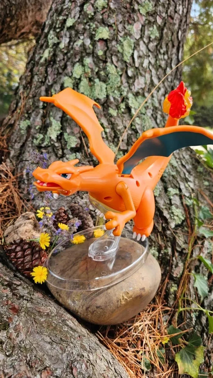 Super grande figurine Pokemon Nintendo Dracaufeu interactif