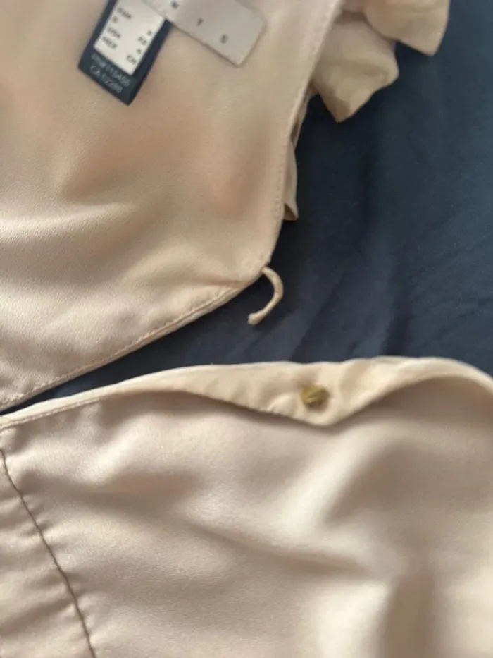 obe de cérémonie beige – Volants & strass – Parfaite pour mariage/soirée - photo numéro 4