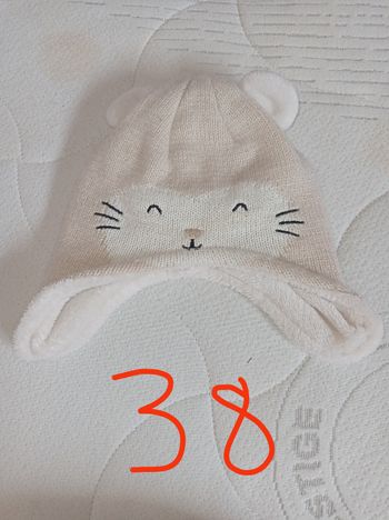 Bonnet taille 38.