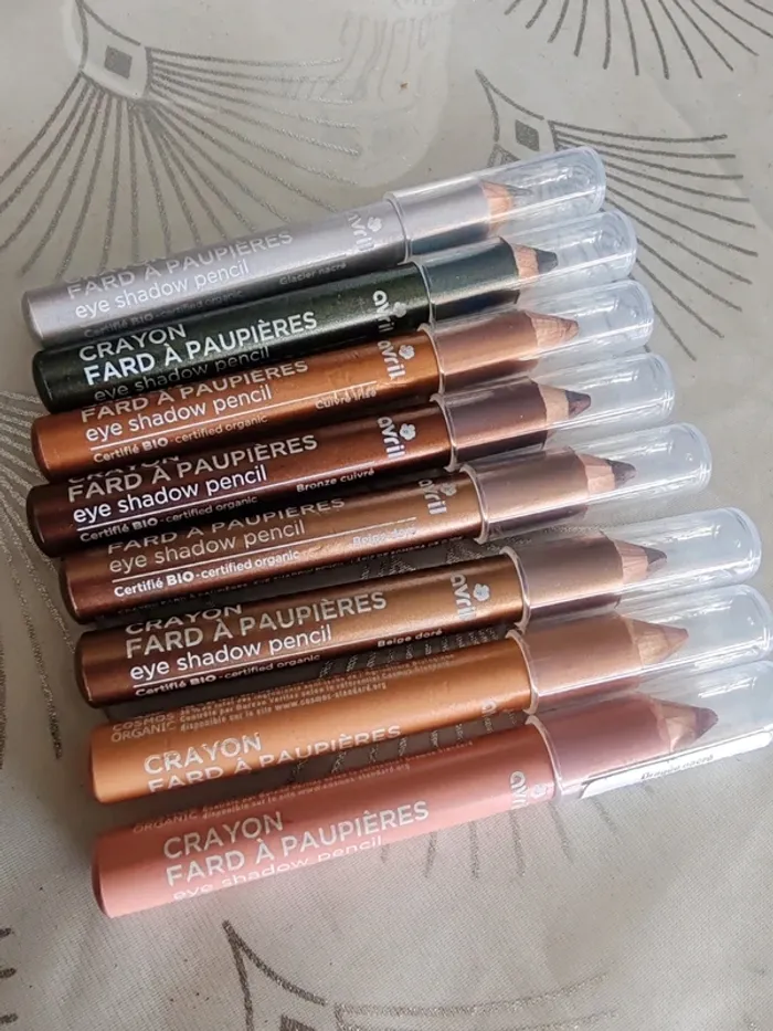 Lot 8 crayons a paupières bio