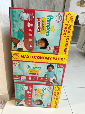 📦 Lot de 3 cartons – Pampers Premium Protection Pants Taille 4