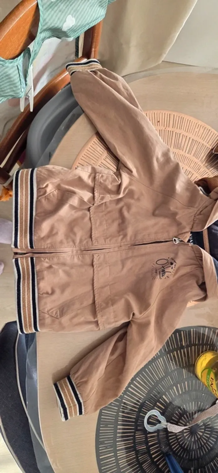 Gilet a capuche beige