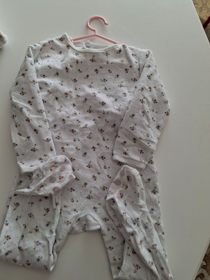 Lot Pyjama fille 36mois kiabi - photo numéro 2