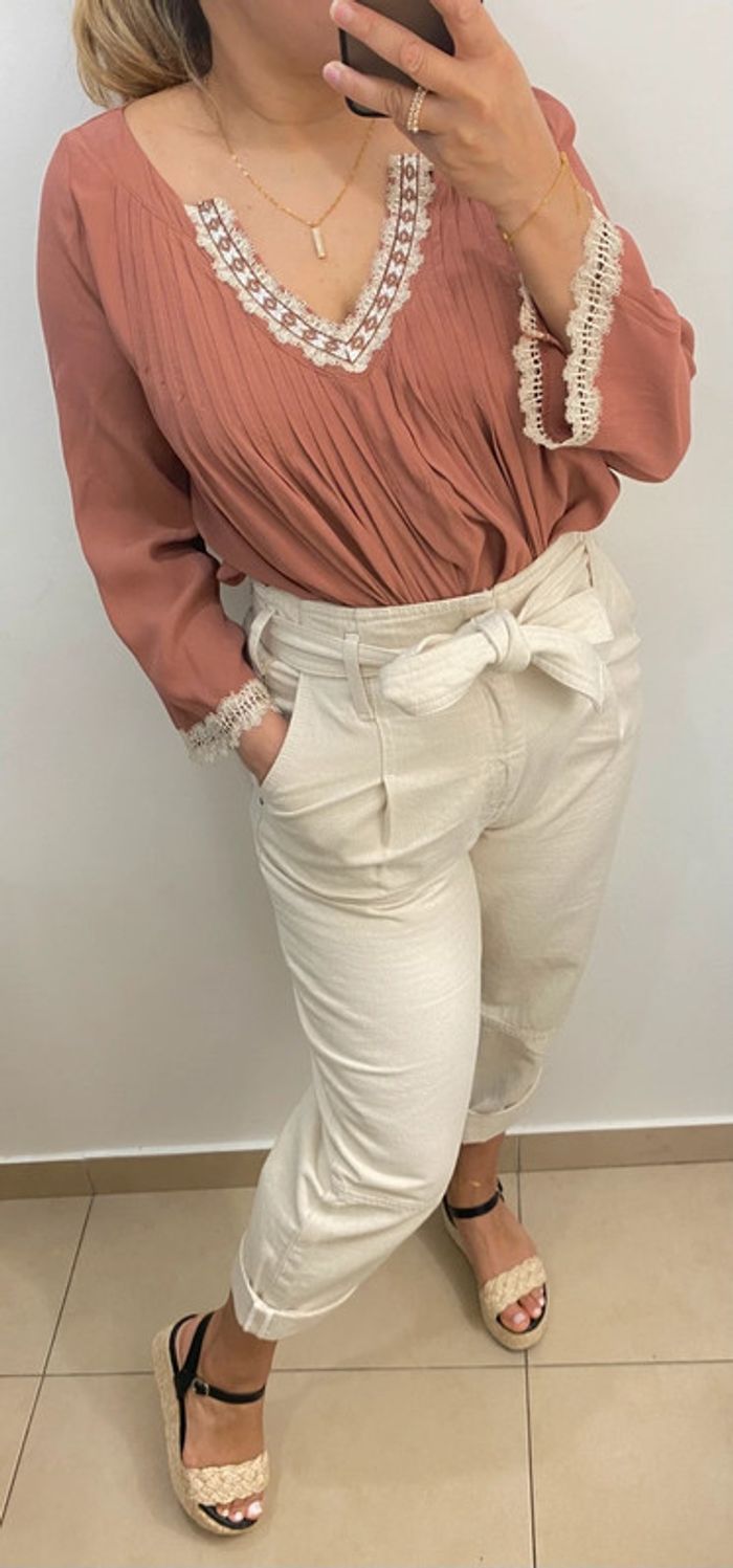 Blouse Fluide Col V Avec Broderie Taille M - photo numéro 5
