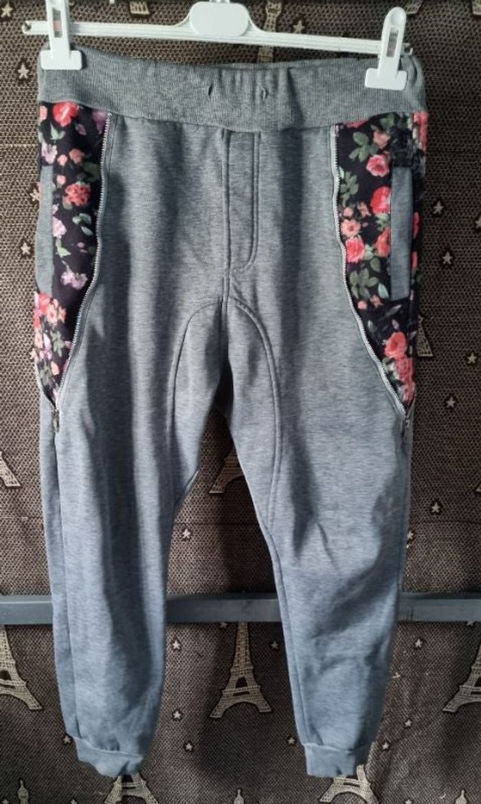 Pantalon jogging style sarouel gris avec imprimé fleurs taille XL mixte
