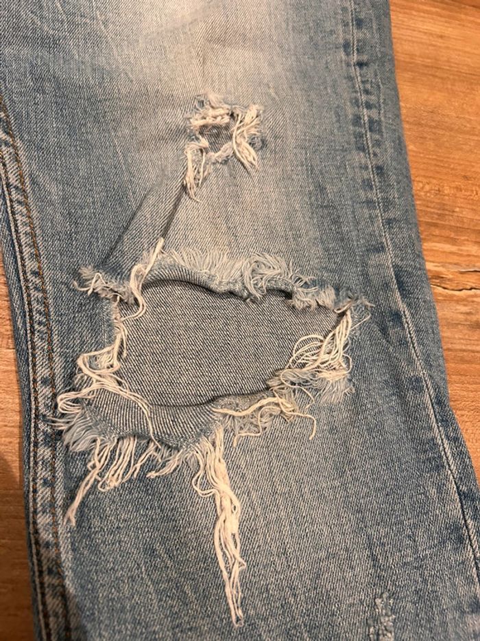 Jeans Zara taille 42 effet déchiré - photo numéro 3