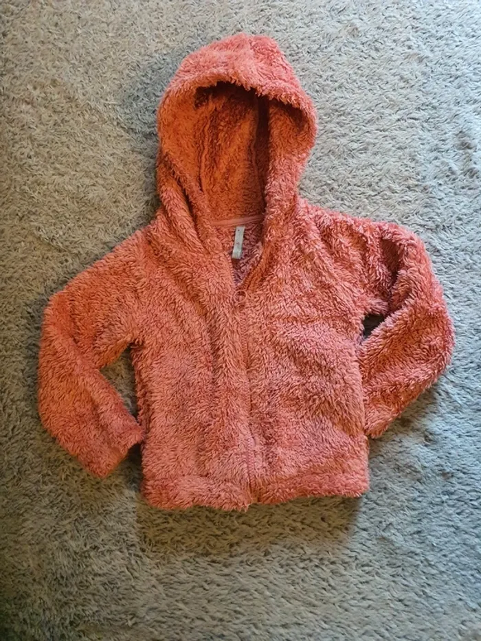 Gilet tout doux corail taille 3 ans.