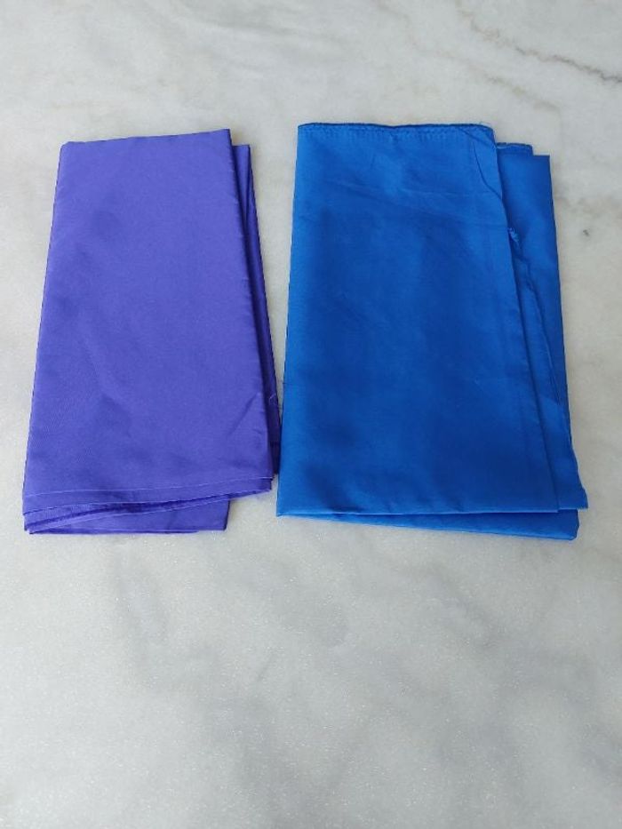 Lot 2 coupes taffetas bleu et violet