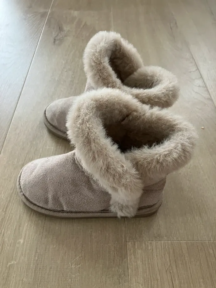 Bottes fourrées taille 28 - photo numéro 2
