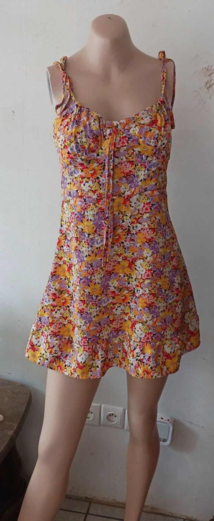 Robe 👗 été courte fleurie shein taille s/36 - photo numéro 4