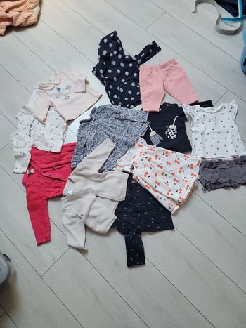 Lot de vêtements 12 mois fille