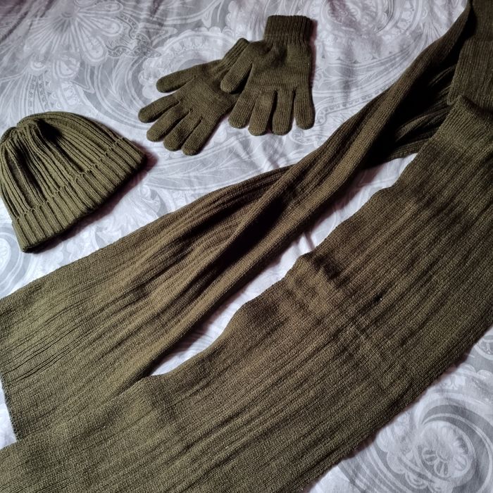 lit bonnet / écharpe / gants 🎁 neuf 🎁 - photo numéro 4