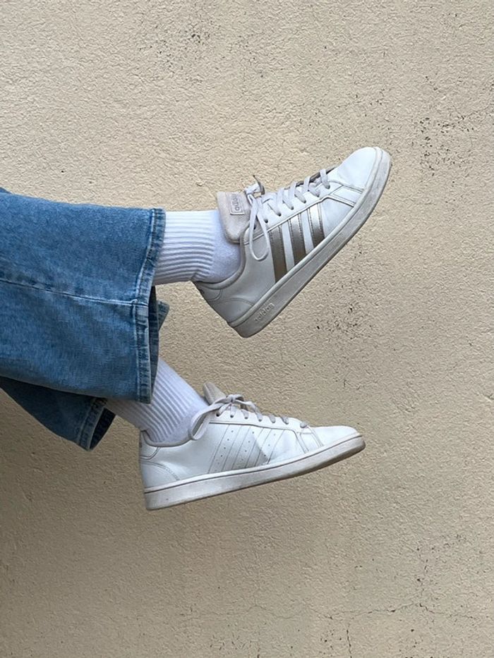 Baskets confortable Adidas Grand Court Base - blanc et gris argenté - photo numéro 3