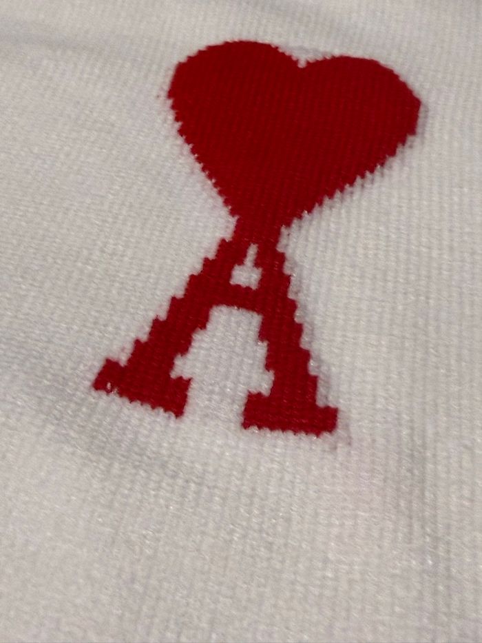 Pulls Ami Taille XL blanc avec le coeur rouge - photo numéro 3