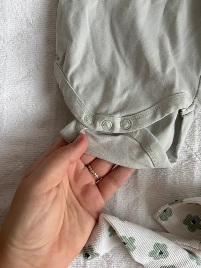 Ensemble vert d’eau bébé fille taille 1 mois - photo numéro 6