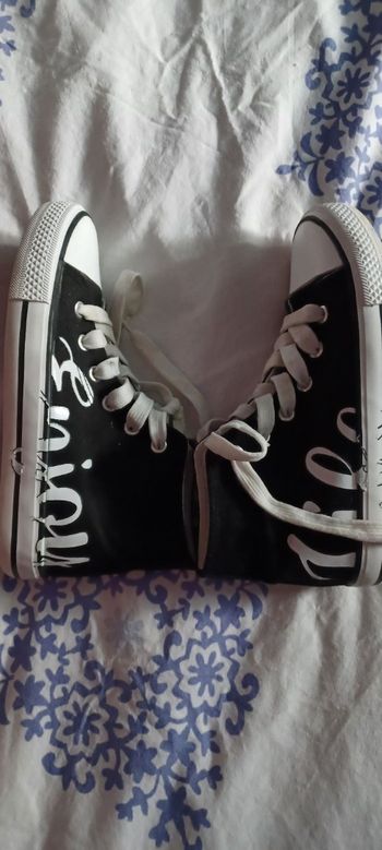 Très belles paires de baskets montante fille Pointure 34