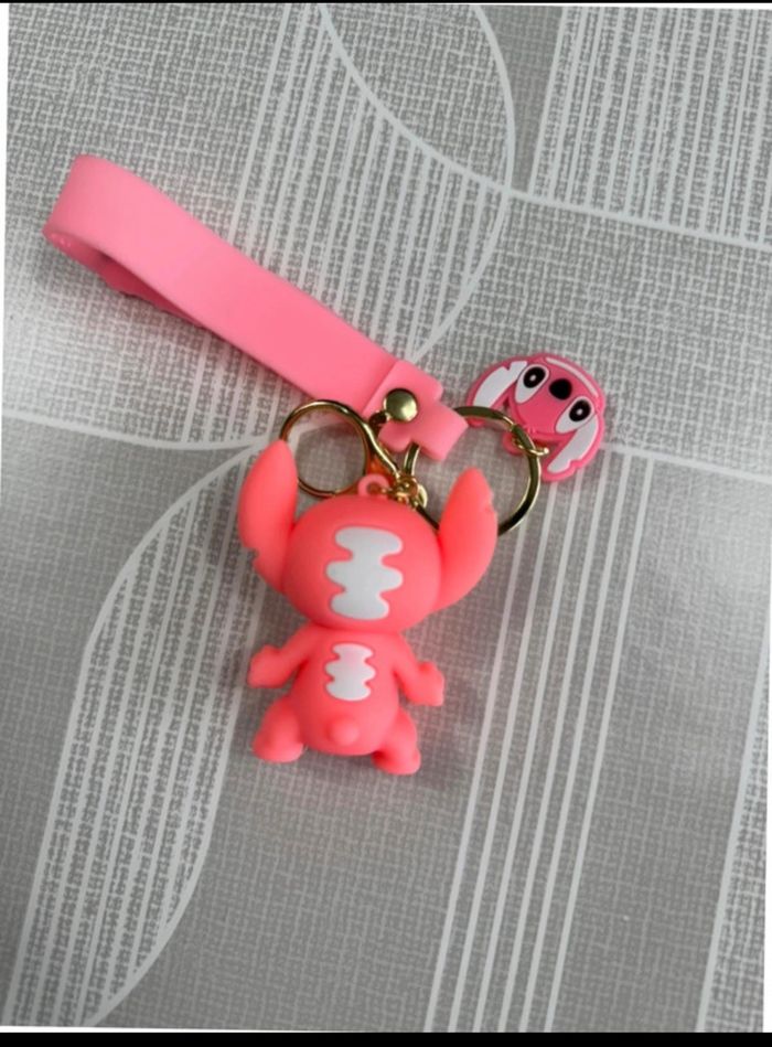 Porte clé stitch rose 🩷 - photo numéro 2
