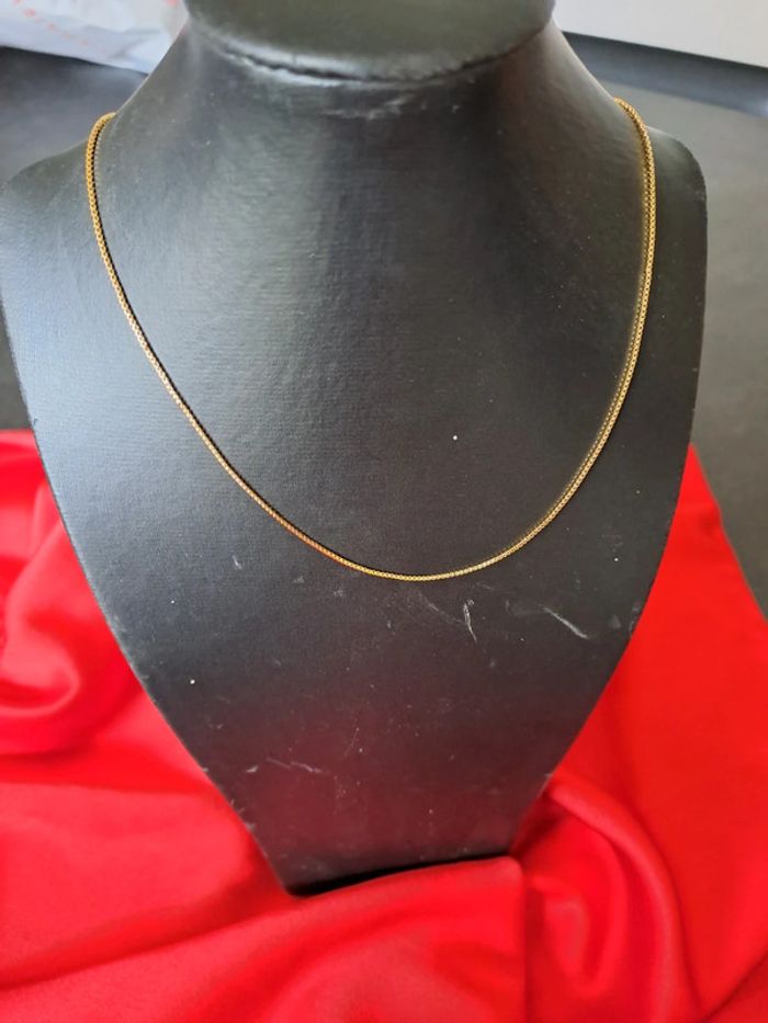 Collier ras de cou doré