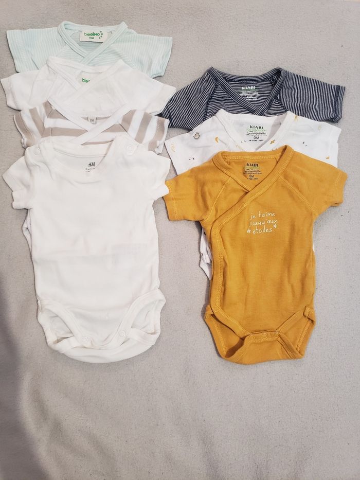 Lot vêtements 0mois - photo numéro 2