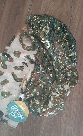 Foulard fluide
