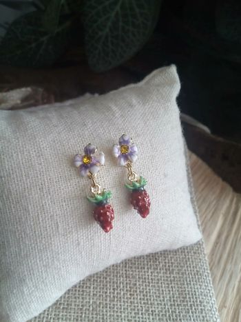 Boucles d'oreilles fraises des bois