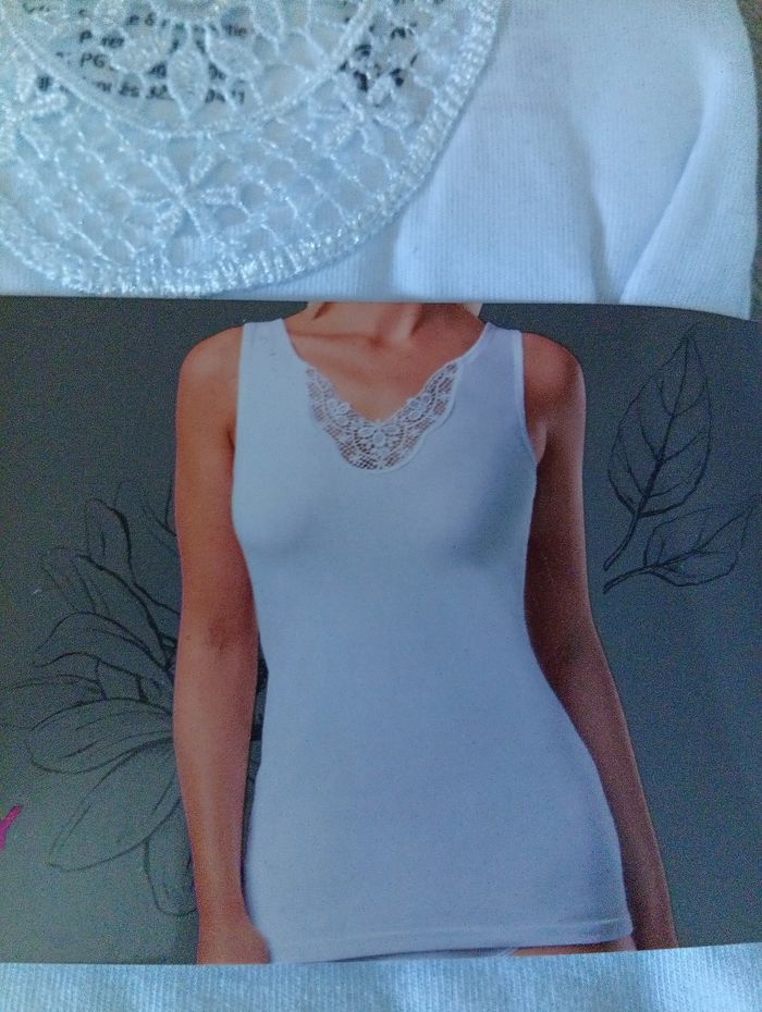 Joli débardeur p'tite dentelle agréable à porter dû 48/50 95% coton - photo numéro 3