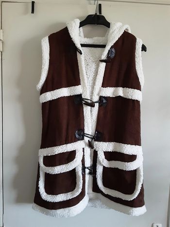 NEUF - Gilet à capuche taille 38