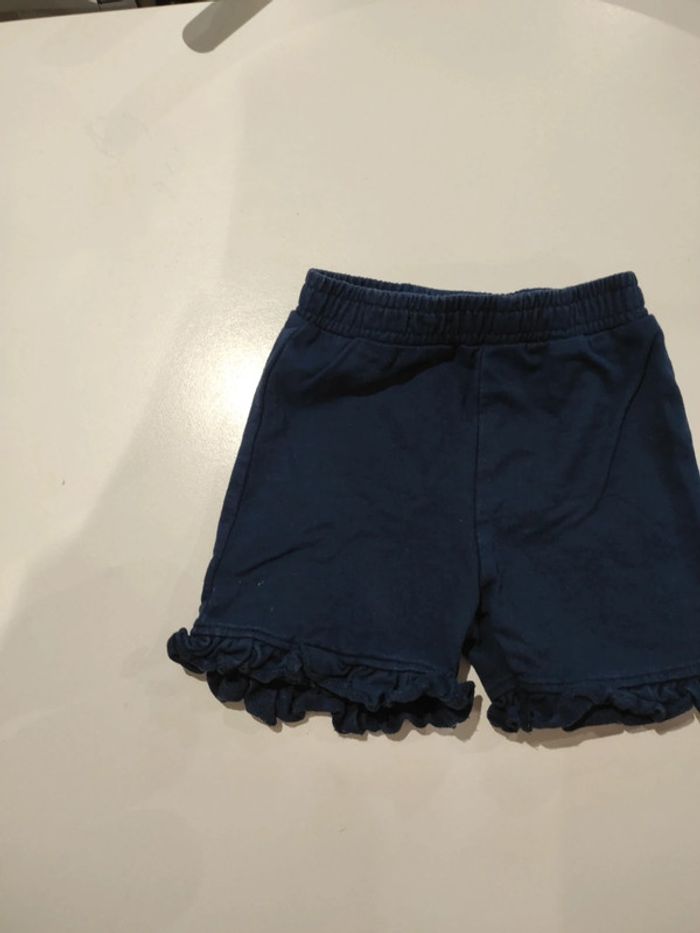 Short 9 mois - photo numéro 2