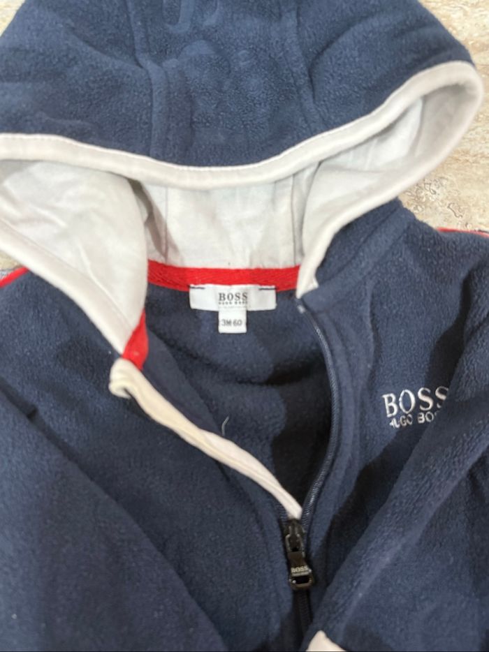 2 combinaisons bébé Boss très peu portée 3 mois - photo numéro 8
