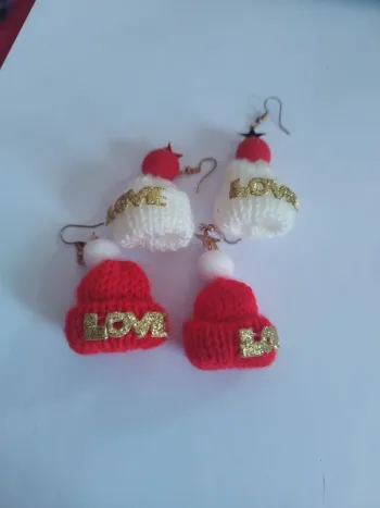 Lot de 2 paires de boucles d'oreilles bonnets Noël love
