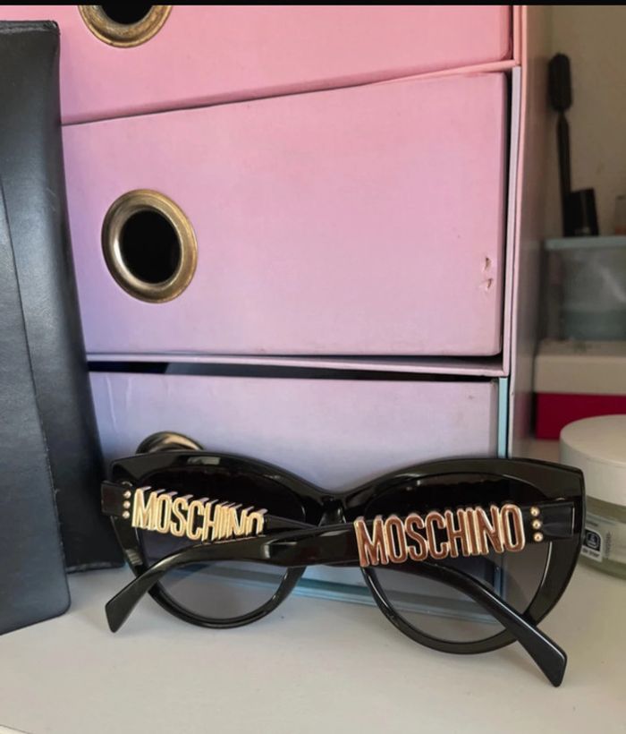 Lunette de soleil moschino authentique - photo numéro 3