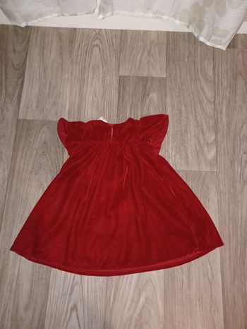 Robe en velours rouge