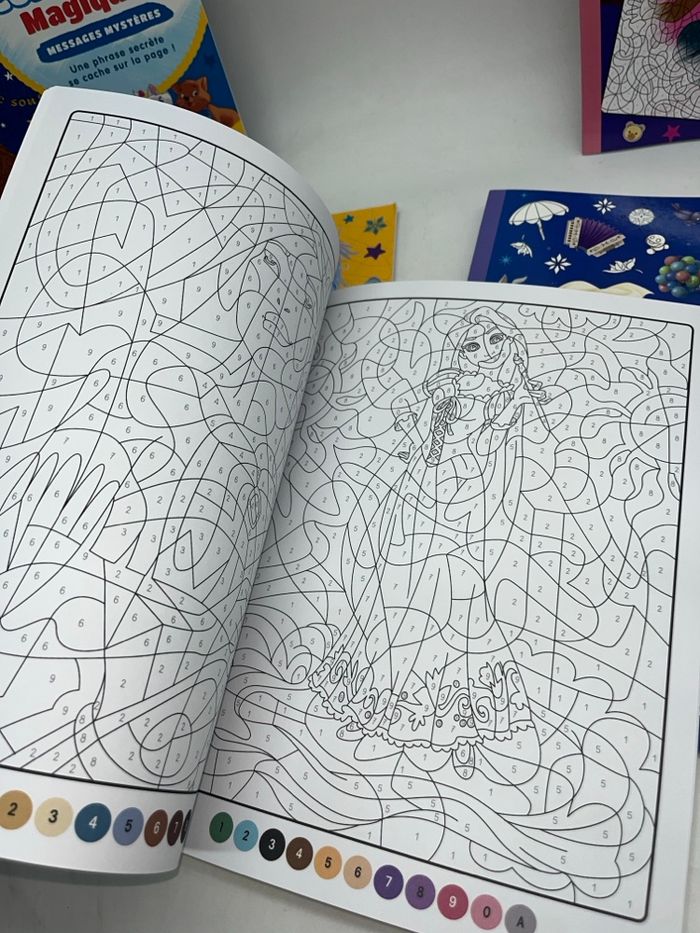 Lot de 5 livres d'activités coloriages mystères Disney Neuf - photo numéro 2