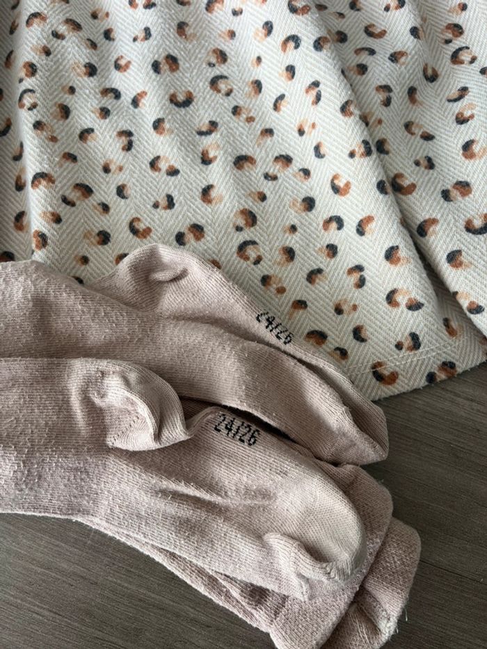 Robe gémo fille 4 ans + paire de collant 24/26 - photo numéro 3