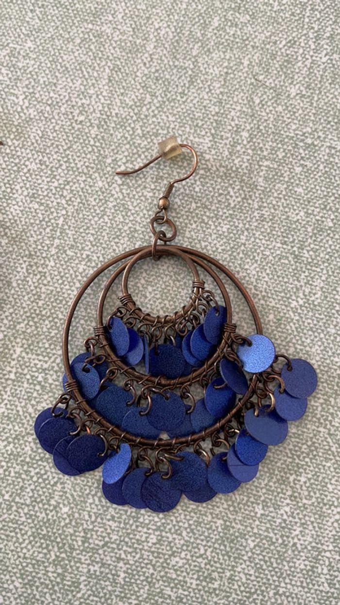 Boucles d’oreilles pendantes bleues - photo numéro 2