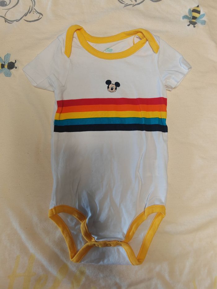 Lot 5 bodys Mickey Disney 9mois - photo numéro 6