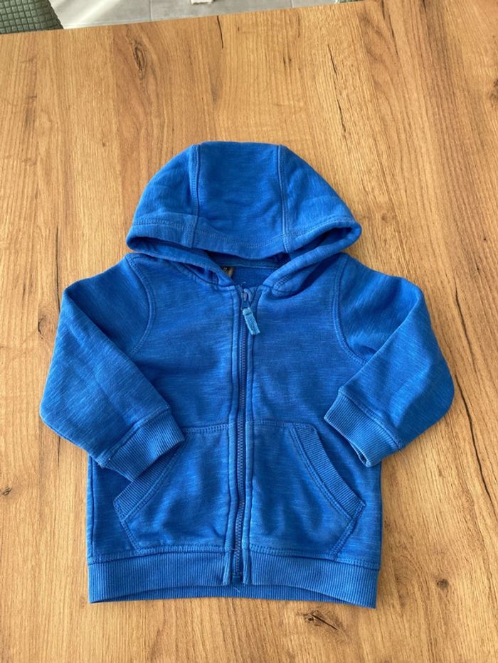 Gilet à capuche bébé