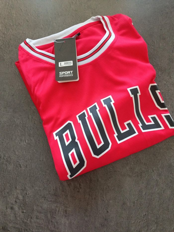 Tenue NBA Chicago Bulls Michael Jordan rouge. T.L - photo numéro 4
