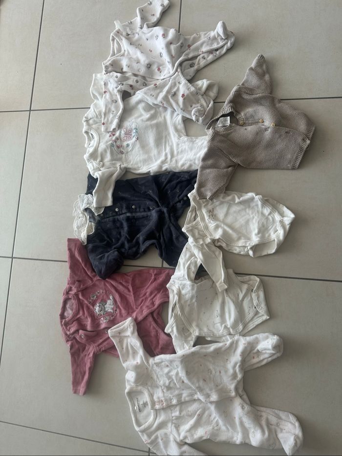 Lot 1 mois fille
