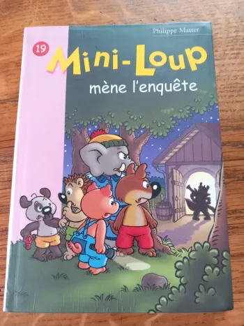 Mini-Loup mène l'enquête.