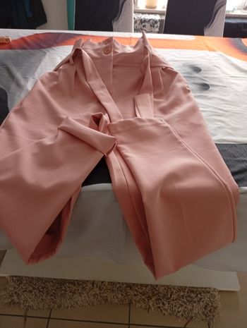 Vêtements femme pantalons et robe et pull petit taille