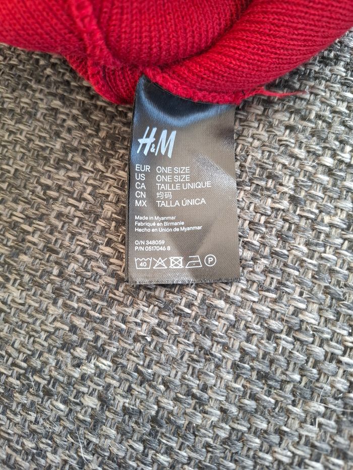 Bonnet mixte H&M en très bon état - photo numéro 3