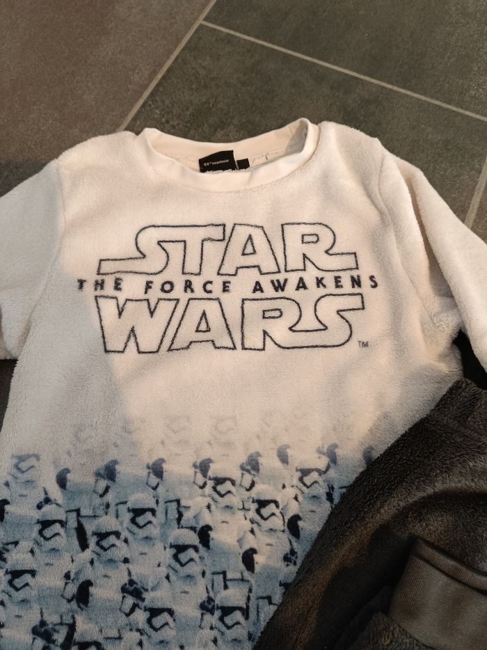 Lot de vêtements taille 8 ans garçon - photo numéro 3