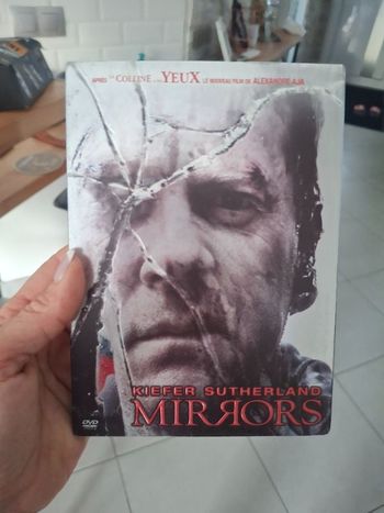 Dvd mirrors
