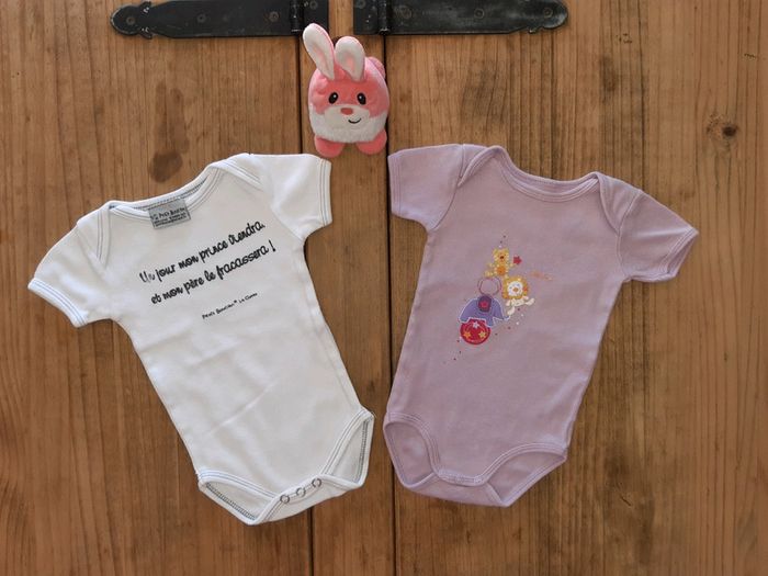 Lot bodies manches courtes 3 mois